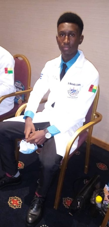 Representante de Guinea- Bissau Africa Aliu Salvatore